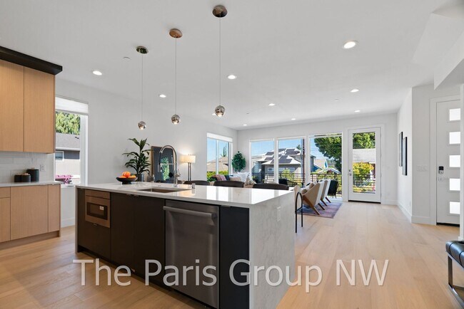 Building Photo - Stunning 2024 Built Downtown Kirkland Luxe Home for Rent! 3br/3.5ba/2410sf