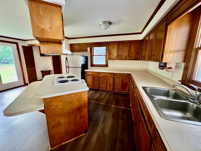 Building Photo - 2752 US-501