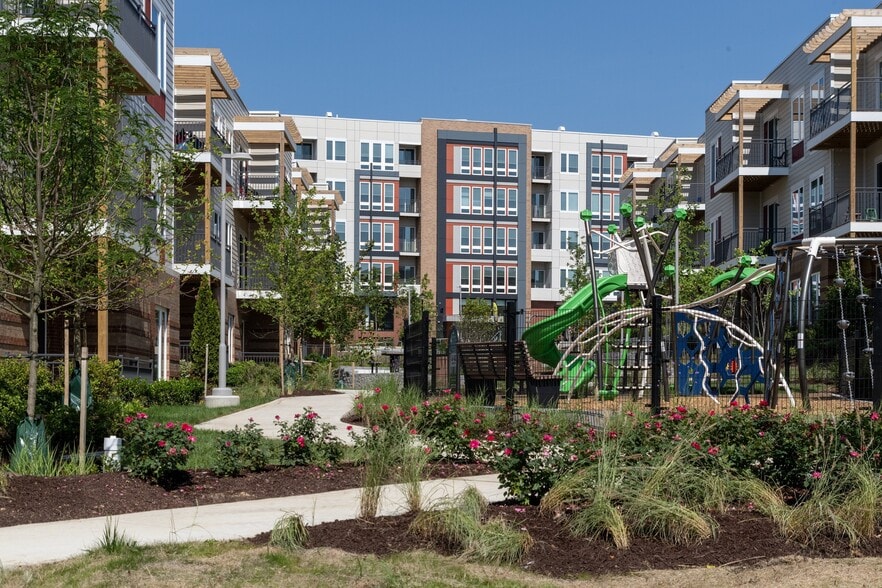 Primary Photo - Allium Place