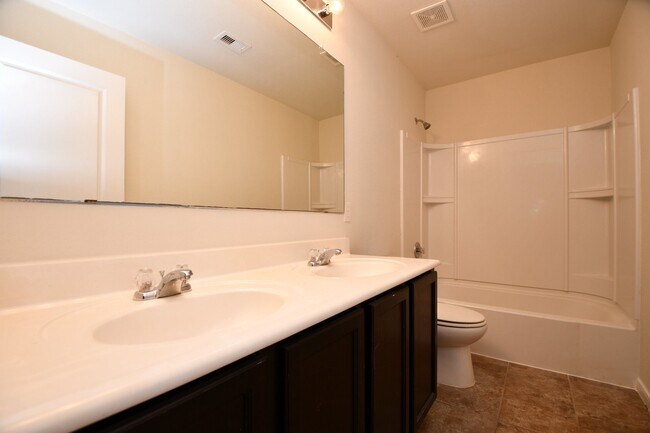 Building Photo - 20023 Linden Spruce Ln