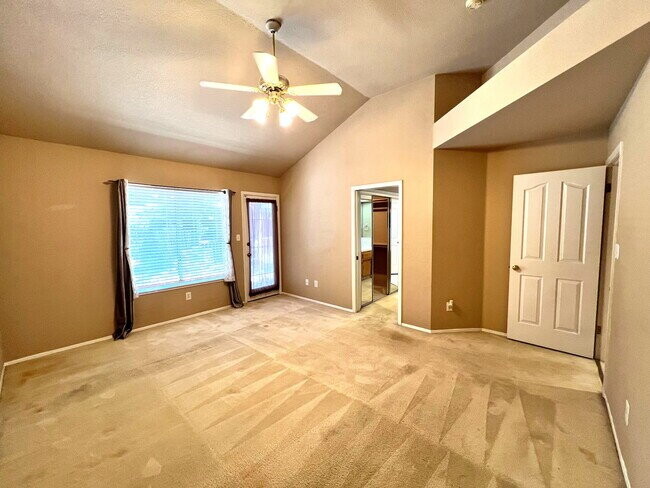 Building Photo - Spacious 4 Bed / 2 Bath Home with Loft, Fireplace & Beautiful Outdoor Entertaining Area!