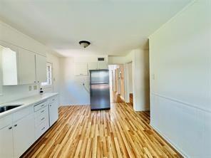 Building Photo - 1015 W Sycamore St