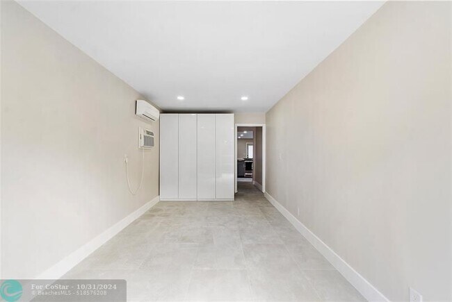 Building Photo - 828 Johnson St