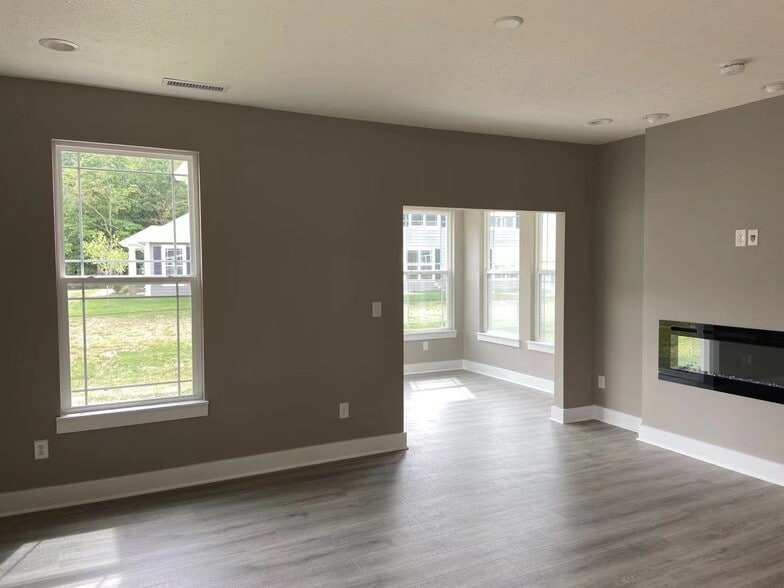 Building Photo - 8315 Glacier Ridge Dr