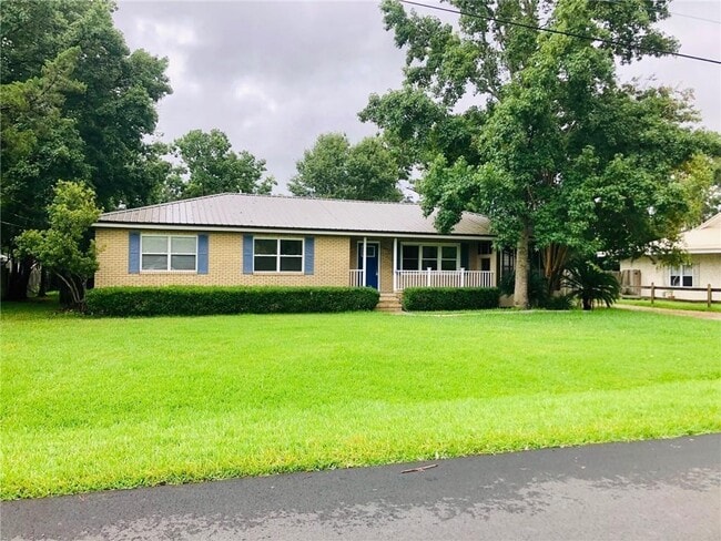 Primary Photo - 107 S Lake Dr