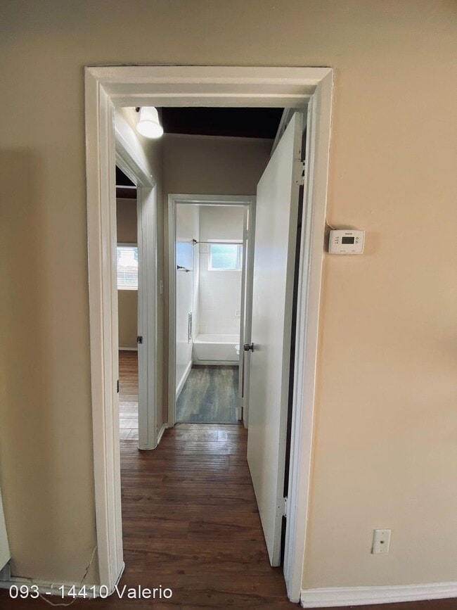 Building Photo - 14410 Valerio St