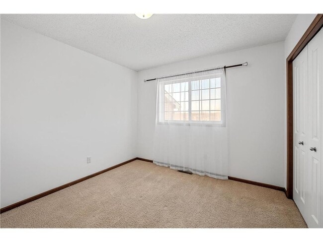 Building Photo - Awesome otesgo property for lease, 3 beds 2 baths, updates through-out!