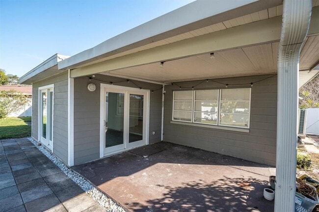 Building Photo - 765 56th Ave S