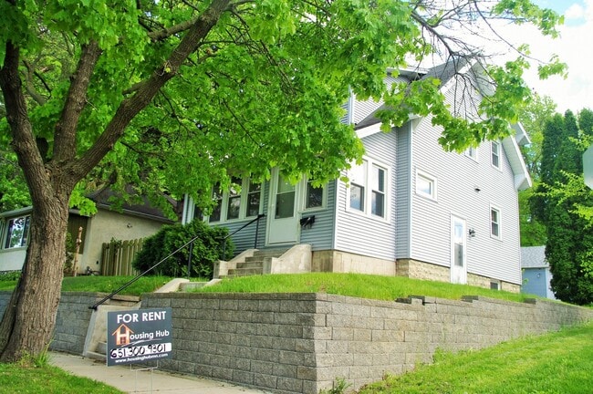 Primary Photo - Charming 3 Bedroom Home Near West St. Paul!!