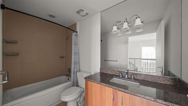 Building Photo - 300 S Biscayne Blvd