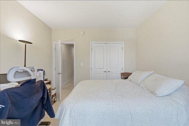 Building Photo - 1418 N Rhodes St