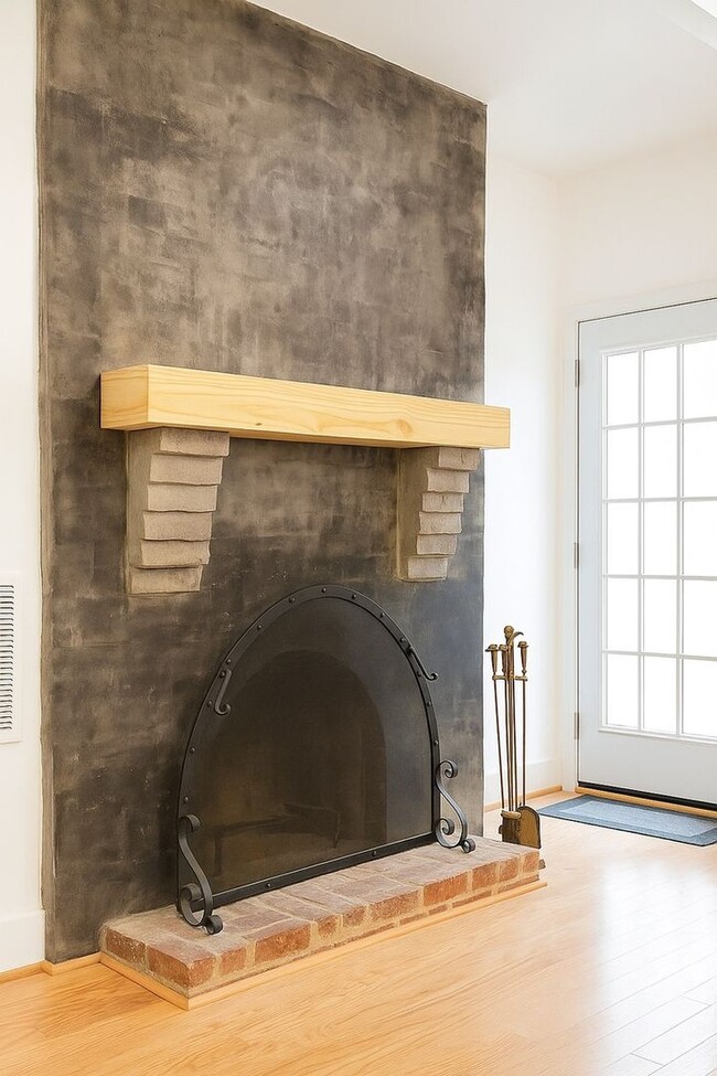 Building Photo - Spacious 5BR Townhome in Washington, DC