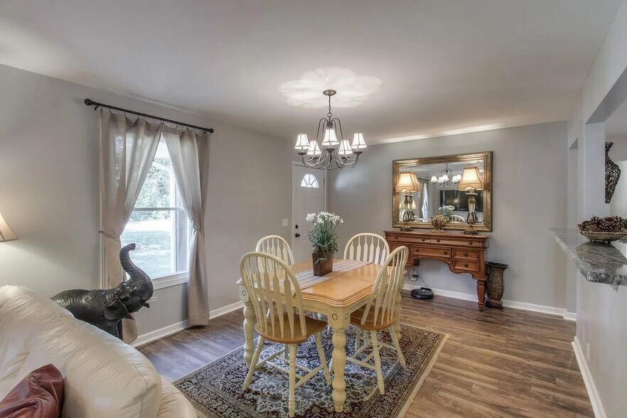 Building Photo - 444 Foothill Dr