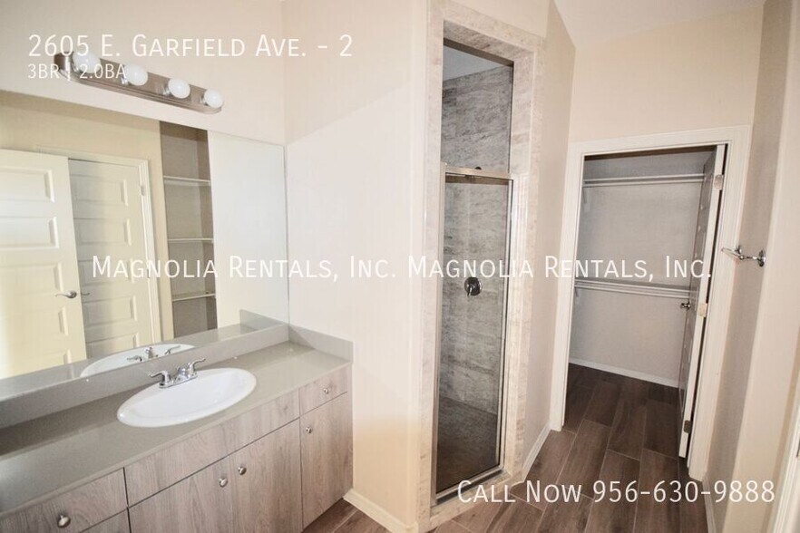 Building Photo - 2605 E Garfield Ave
