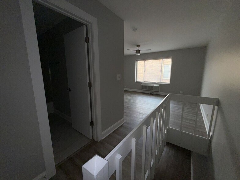 Building Photo - 744 W Gordon Terrace