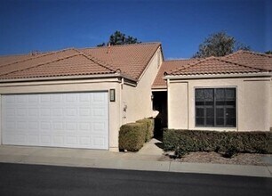 Building Photo - Charming 2 bed 2 bath in west side of Heme...