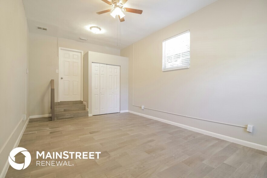 Building Photo - 721 N E St