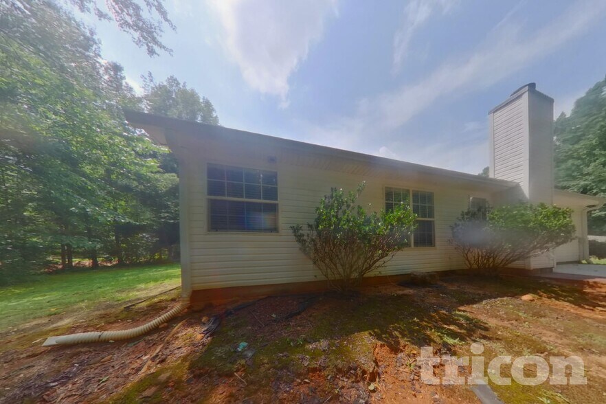 Building Photo - 222 Amelia Creek Way SE