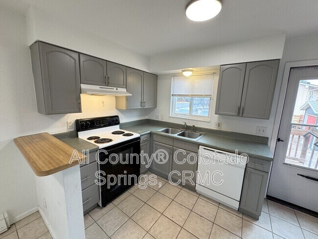 Building Photo - 4995 Picturesque Cir