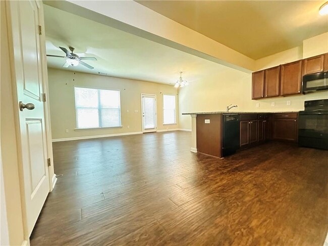 Building Photo - 244 Highland Pointe Cir E