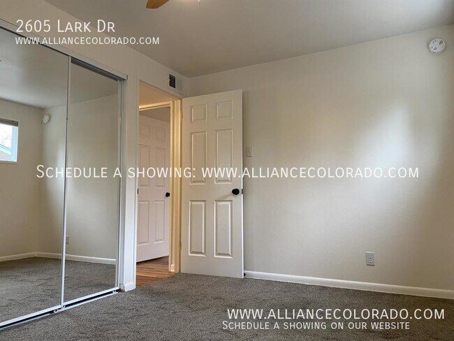 Building Photo - 2605 Lark Dr