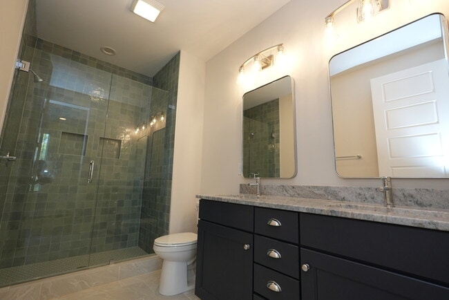 Building Photo - A beautiful home with 4 beds and 3 bath in...
