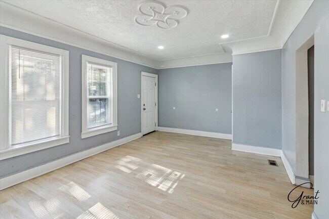 Building Photo - 12107 Stoepel St