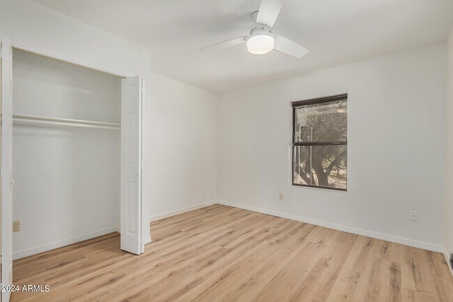Building Photo - 32015 N 71st St