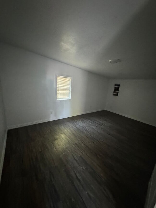 Building Photo - 2730 S Jennings Ave