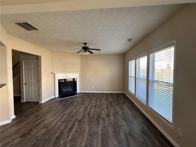 Building Photo - 827 Forsythia Way