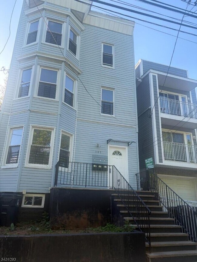 Building Photo - 101 Hedden Terrace