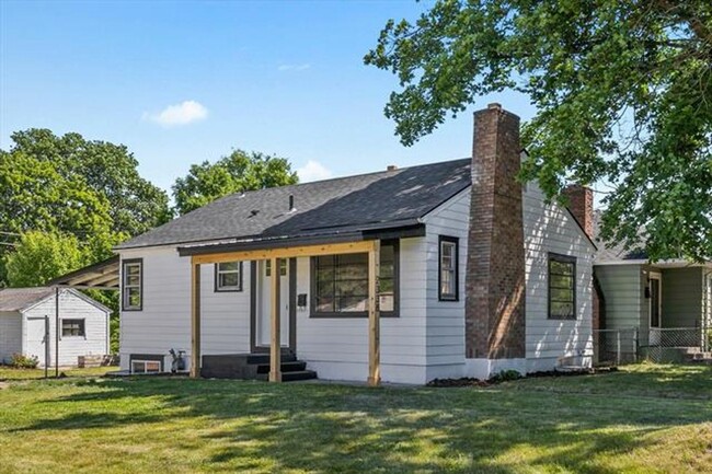 Building Photo - Completely Remodeled Northside 3 Bedroom 2...