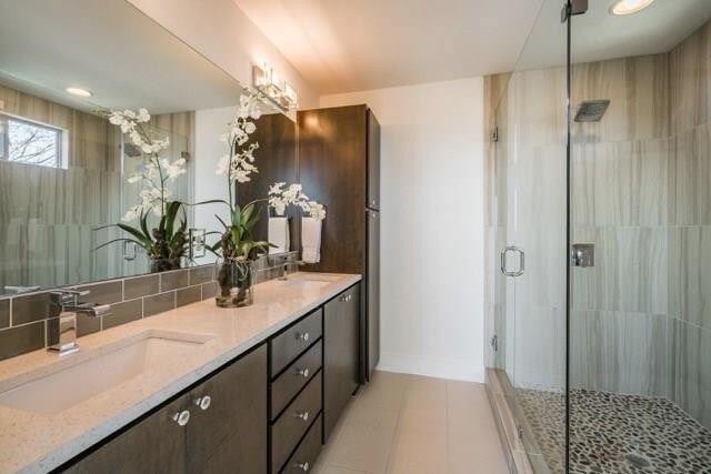 Building Photo - 2803 Crest Ave