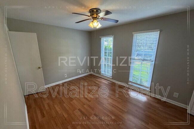 Building Photo - 1504 Dauphin St
