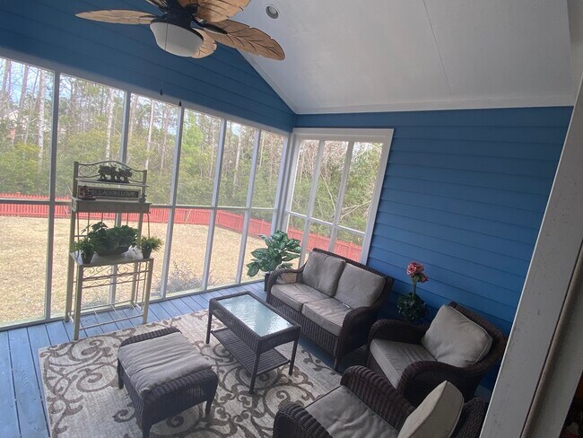 Screened Porch - 7107 Long Boat Cir