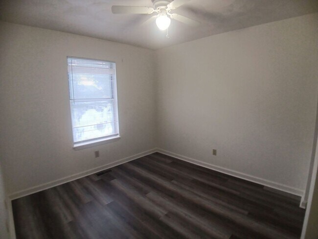 Building Photo - 206 Janie Ln