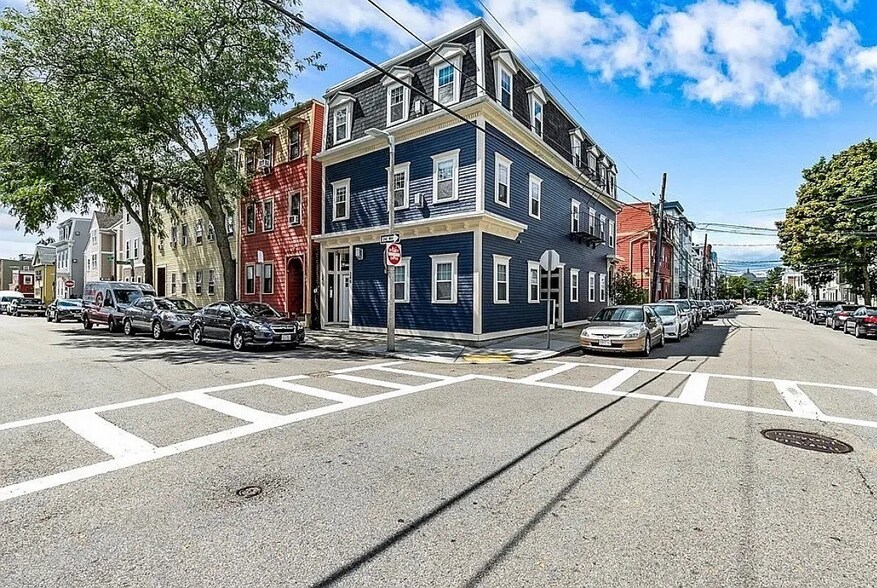 Building Photo - 177 W 6th St