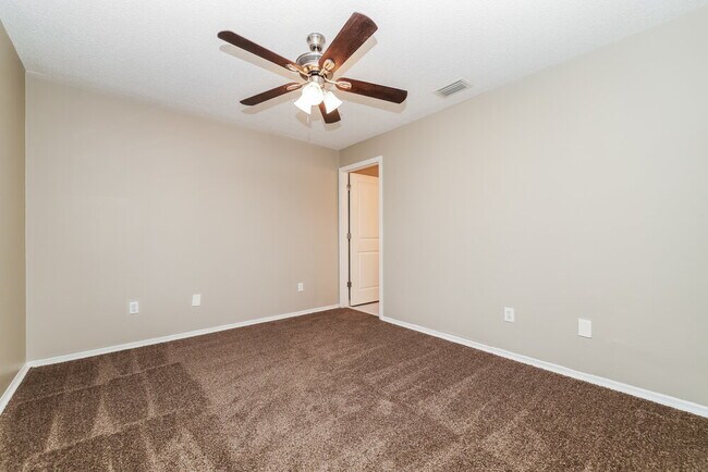 Building Photo - 12420 Dawn Vista Dr