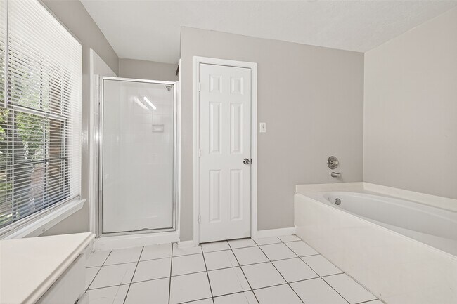 Building Photo - 4018 Timber Corner