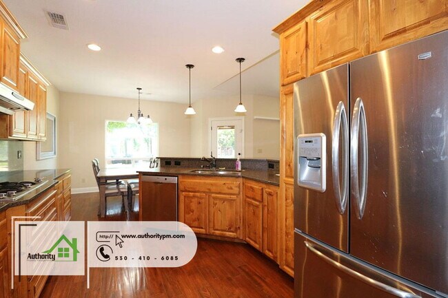 Building Photo - 4750 Pheasant Dr
