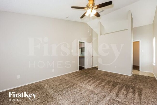 Building Photo - 3225 Amber Dr S