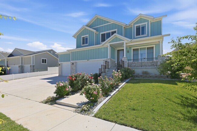 Building Photo - Large luxurious house with view of beautiful Utah Lake!