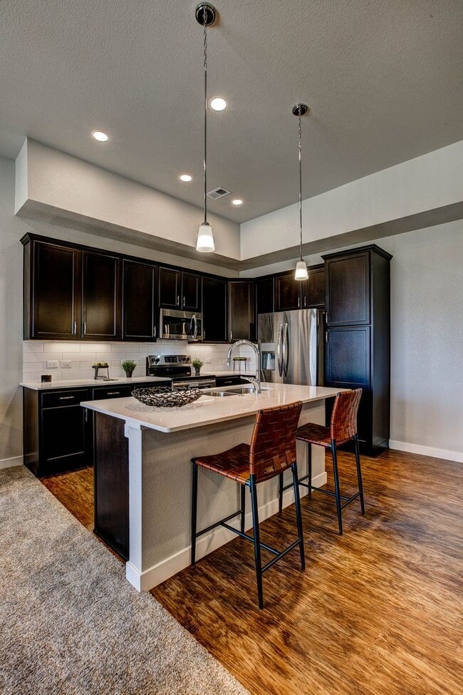 Building Photo - Move-In Ready 3-Bedroom Townhome with Garage & Modern Finishes in Loveland!