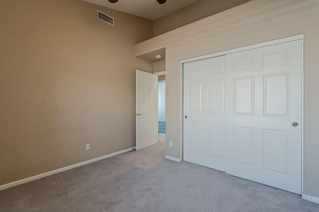 Building Photo - Welcome to your private Oasis!!