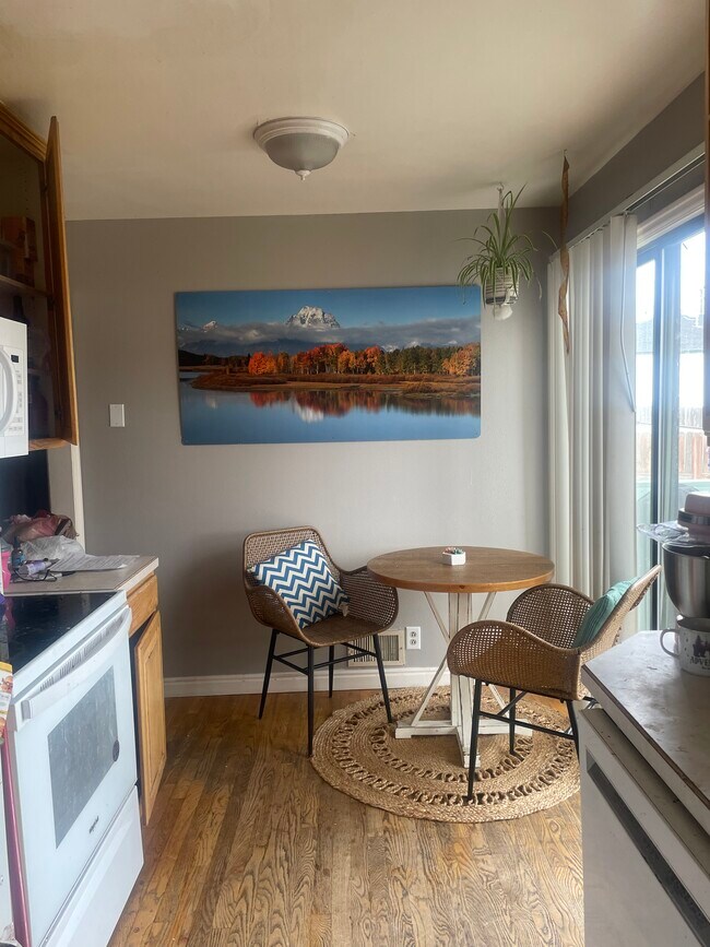 Building Photo - 374 Filmore Ave