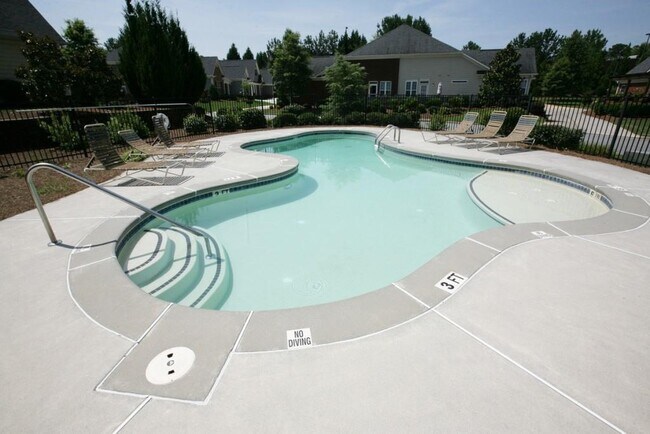 Building Photo - 5358 Manor View Dr NW