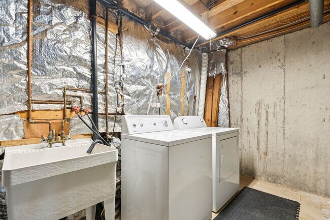Building Photo - 7994 Tyson Oaks Cir