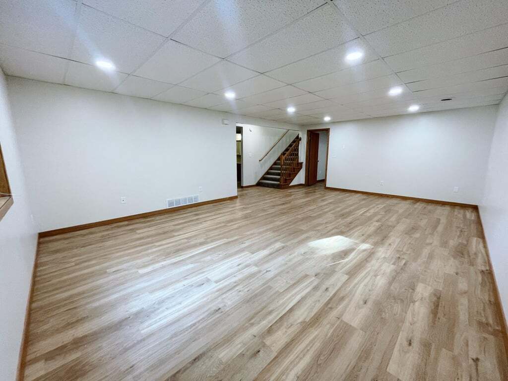 Building Photo - 805 W Southview Ct