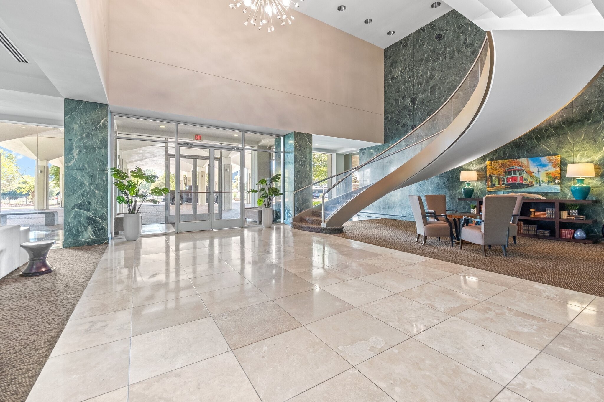 Building Photo - 655 Riverside Dr