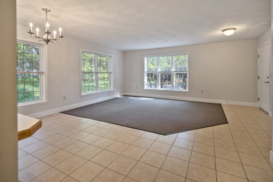 Living Room-4 - 820 Hanshaw Rd